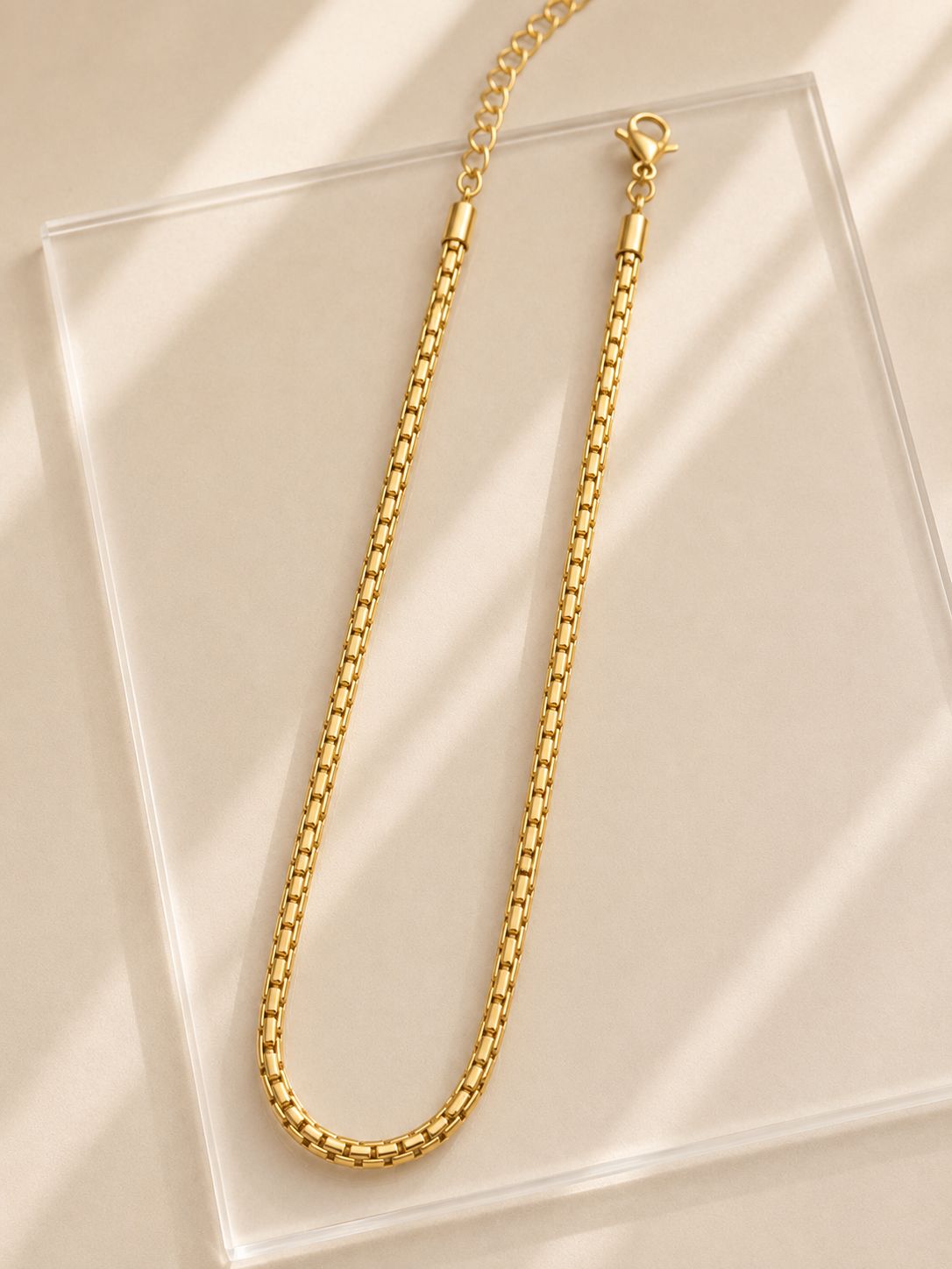 Chocker 4mm trama